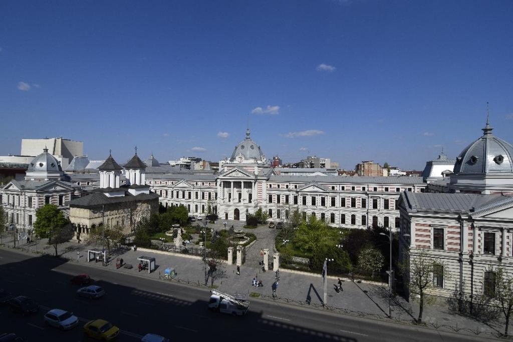 University Square - View Of City Bucharest Exterior photo
